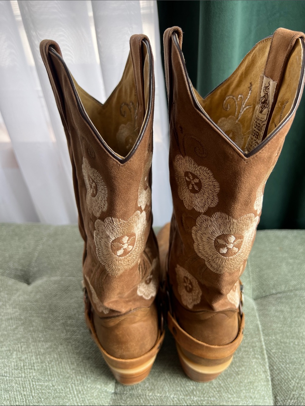 Women's Brown Floral Embroidered Lace-Up Western Boots - Picture 5 of 9